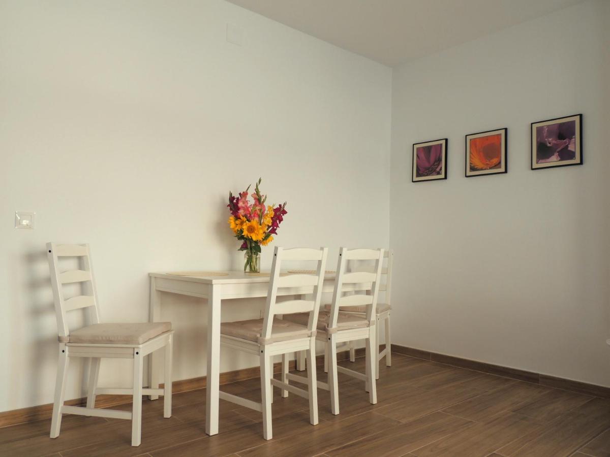 Jardin Apartment เอสเตโปนา ภายนอก รูปภาพ